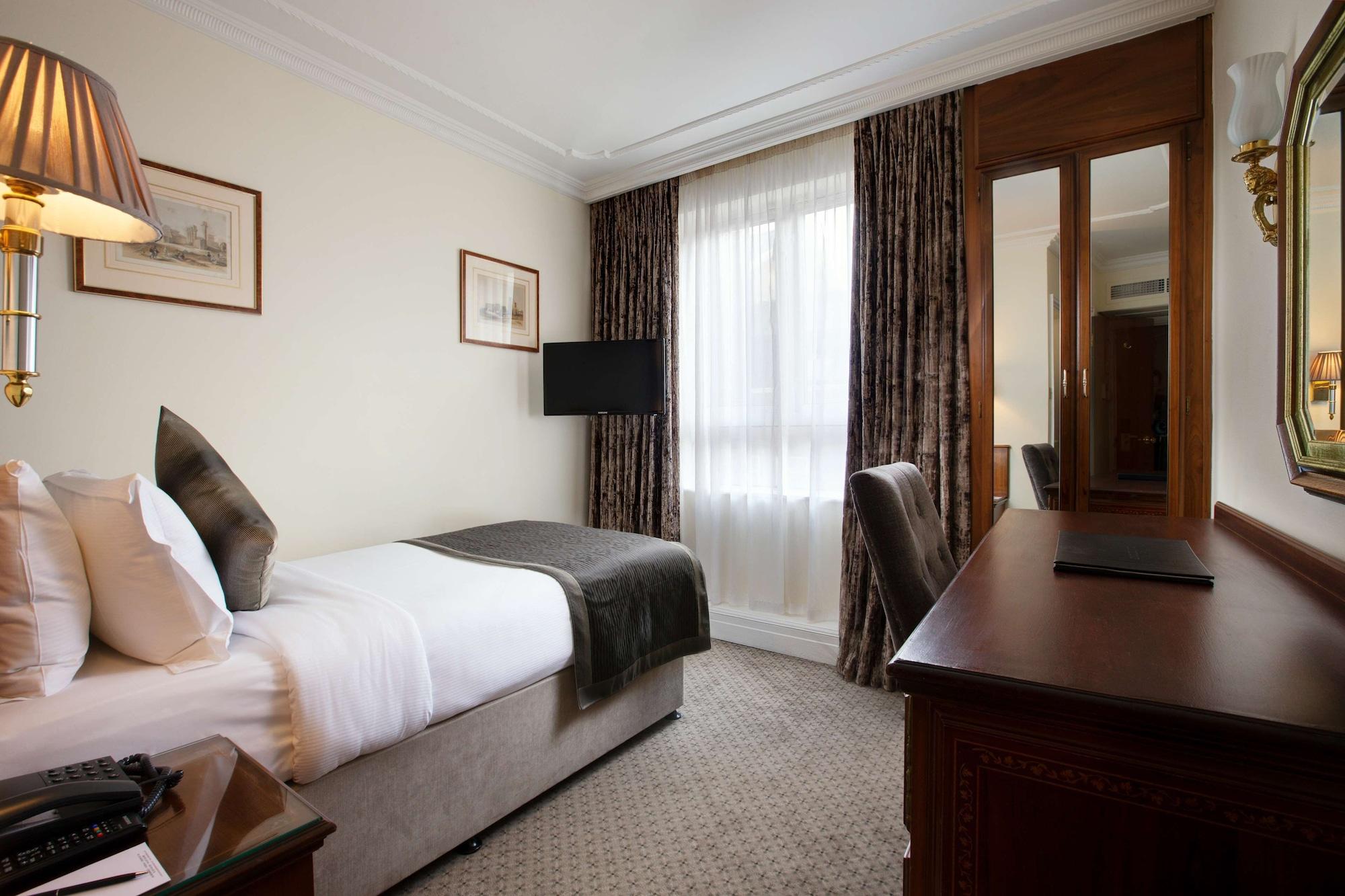 The Rathbone Hotel, Fitzrovia Лондон Екстер'єр фото