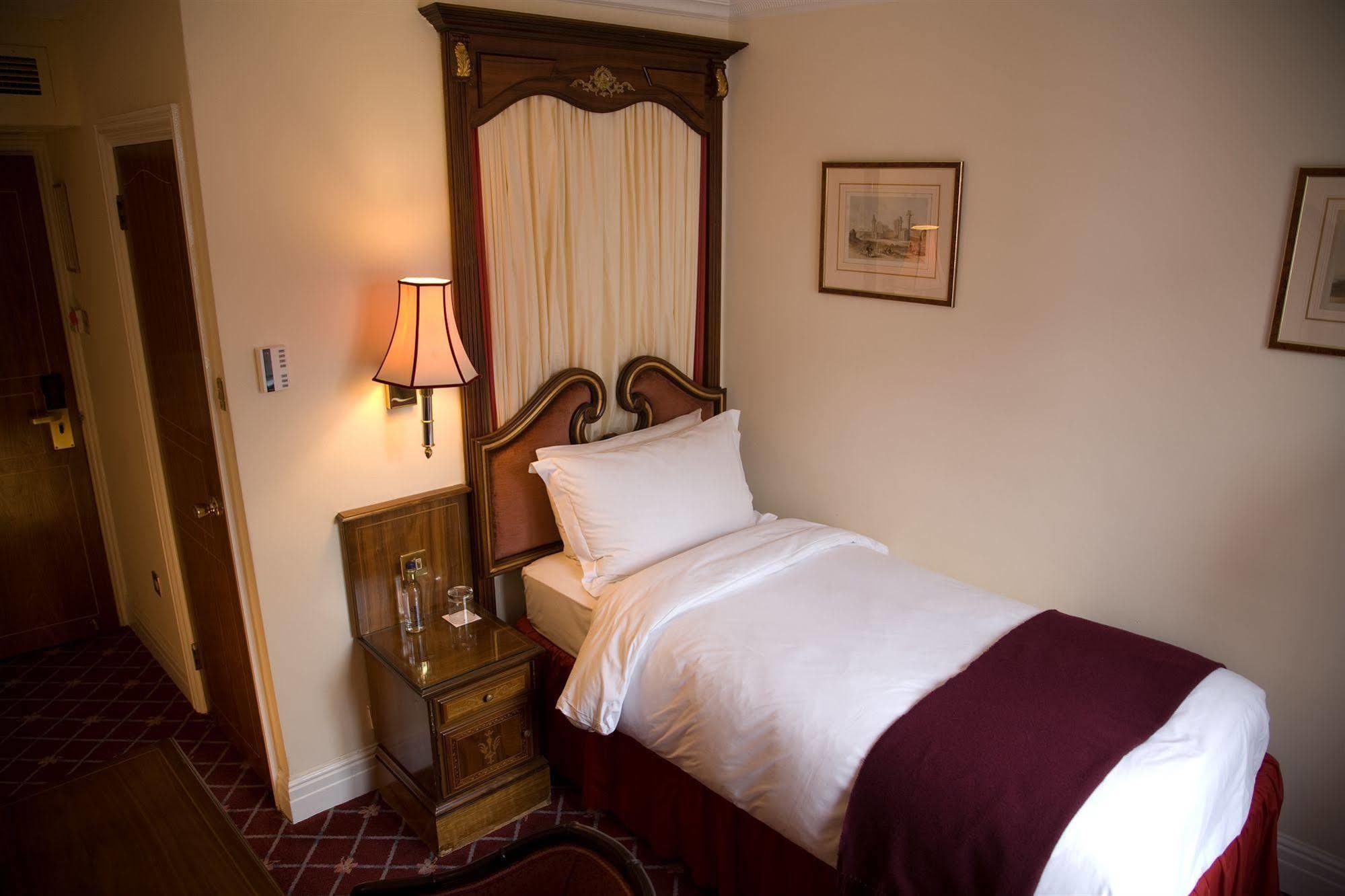 The Rathbone Hotel, Fitzrovia Лондон Екстер'єр фото