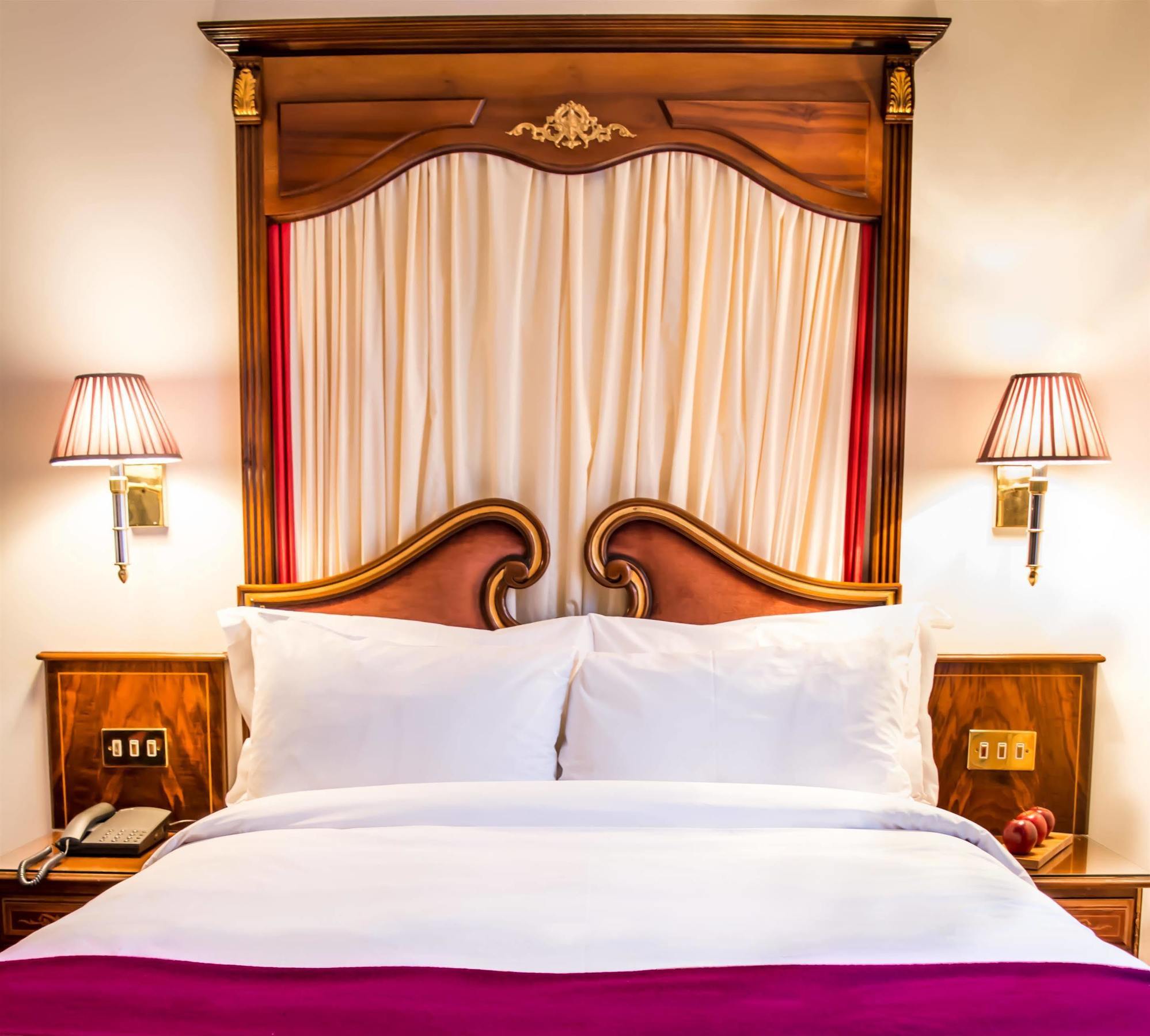 The Rathbone Hotel, Fitzrovia Лондон Екстер'єр фото